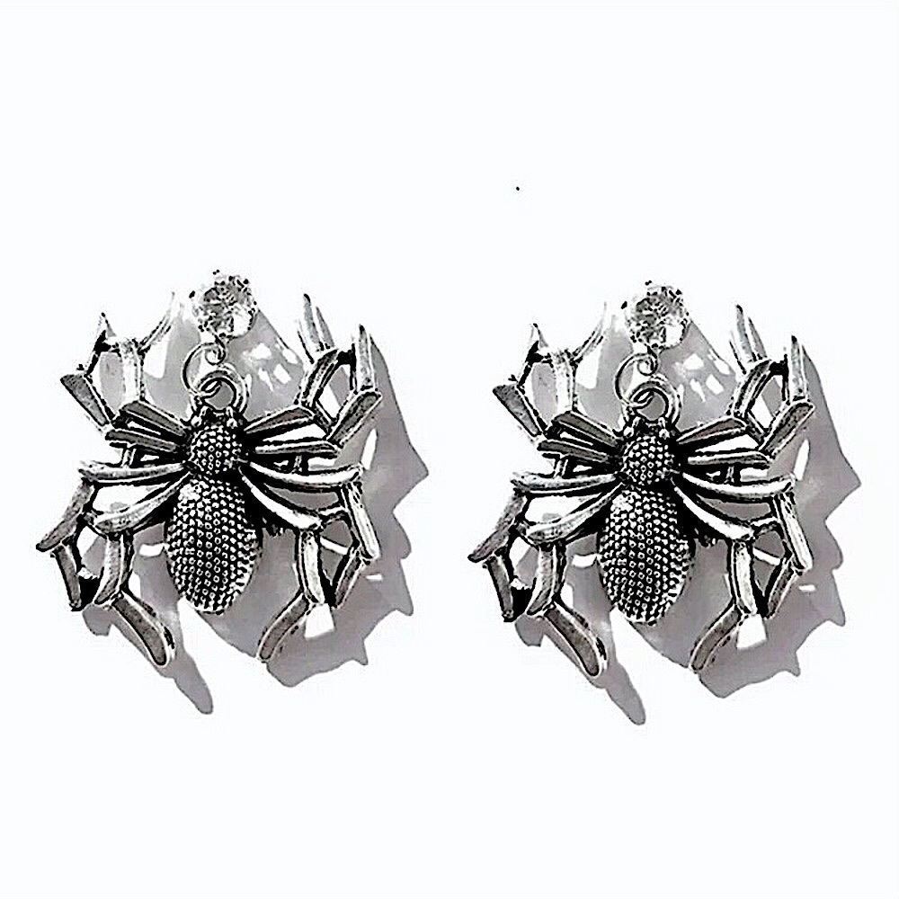 Spider Crystal stud earrings 🕷